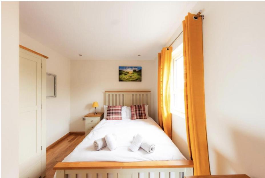 Luxury Cottage With Stunning Views Near Fairy Pools - School House 3 Carbost  Exterior photo