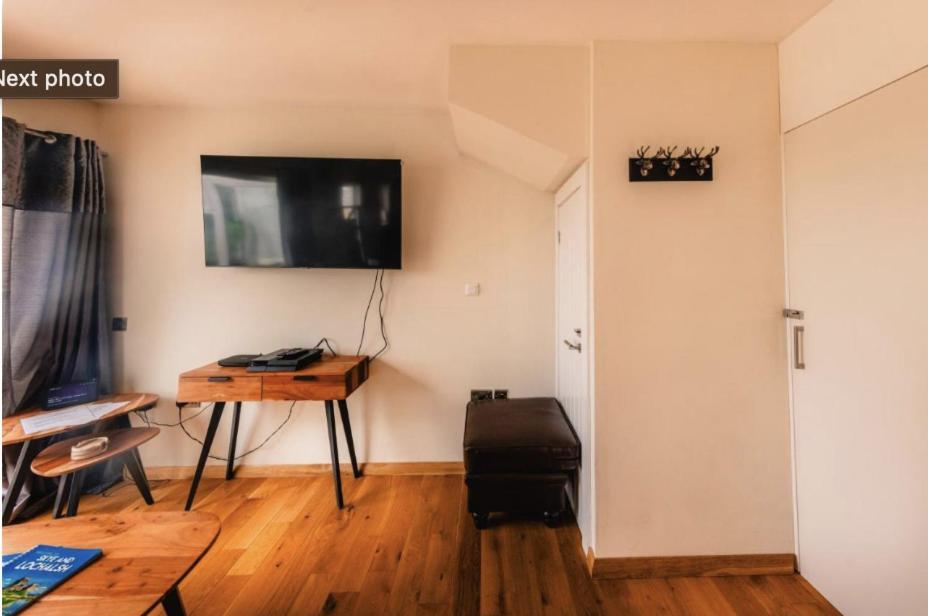 Luxury Cottage With Stunning Views Near Fairy Pools - School House 3 Carbost  Exterior photo